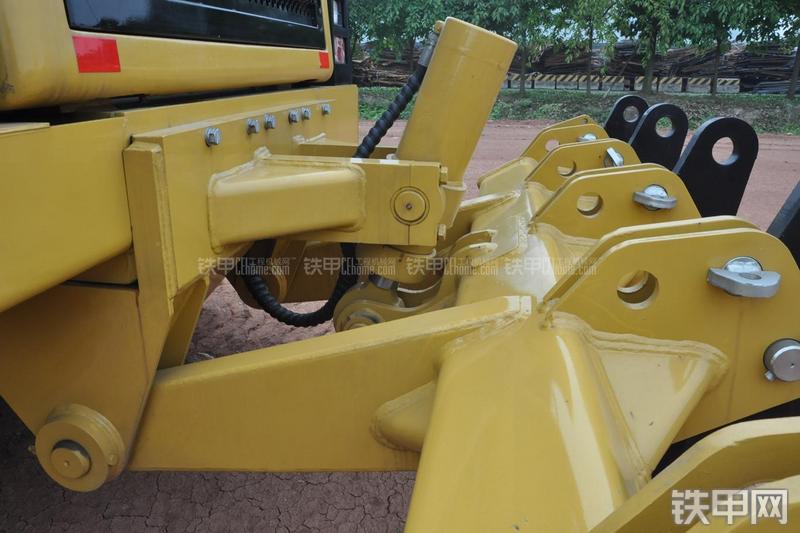 成工MG1320H平地机局部