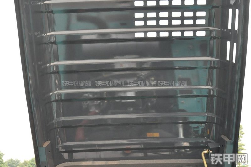 神钢SK210LC-8-domestic挖掘机局部