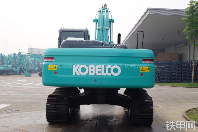 神钢SK250-8挖掘机整机外观