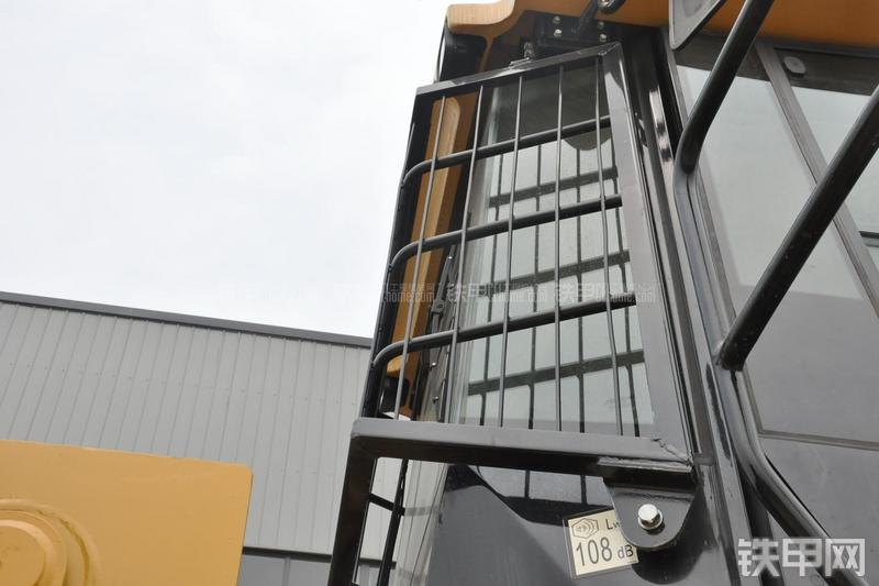 成工CG990H装载机局部