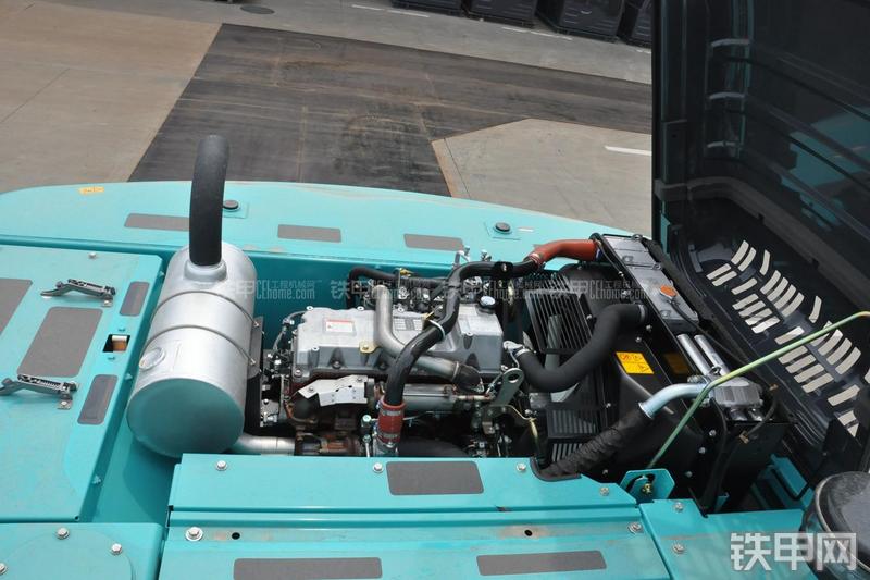 神钢SK270D挖掘机局部