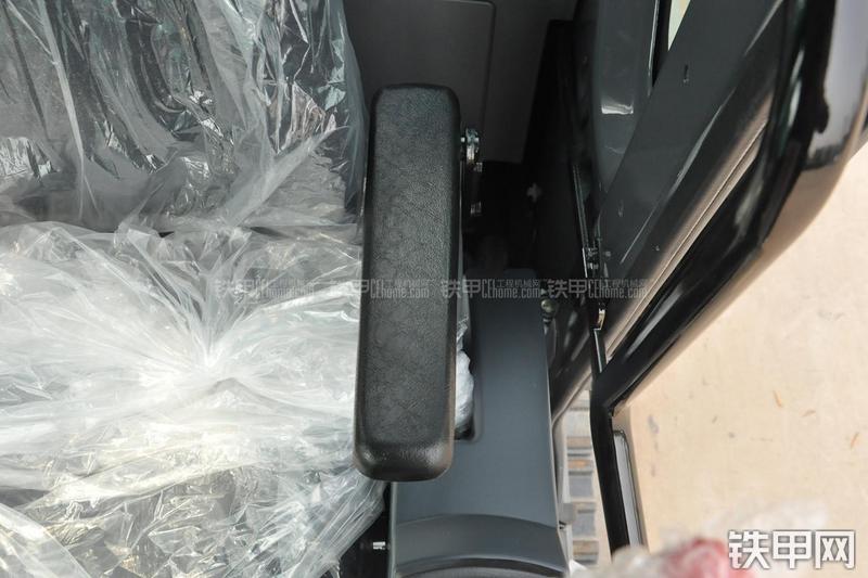 神钢SK210LC-8-domestic挖掘机局部