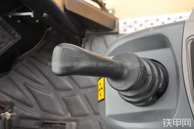 成工CG990H装载机局部