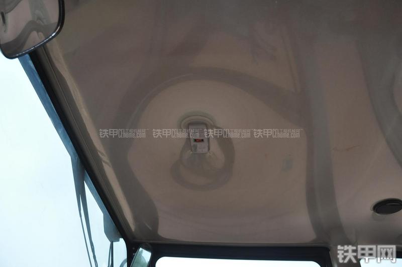 成工MG1320H平地机局部