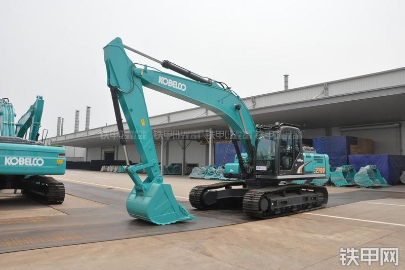 神钢SK270D挖掘机整机外观