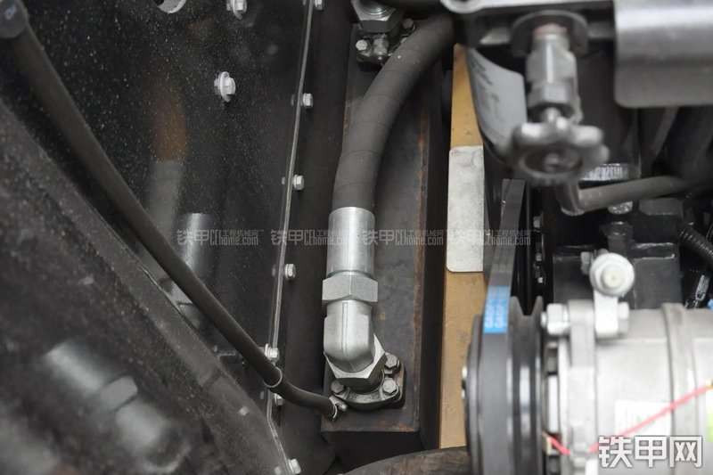 成工CG990H装载机局部