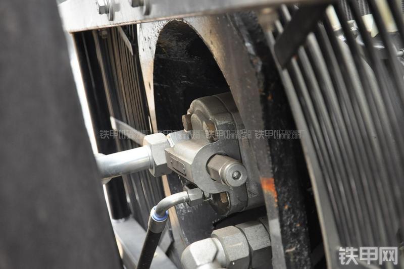 成工CG990H装载机局部