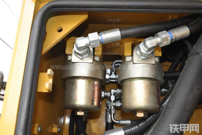 成工CG990H装载机局部