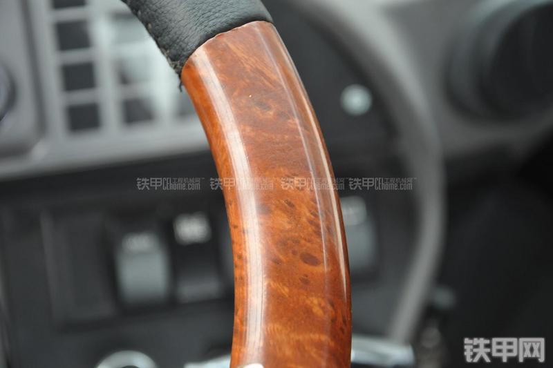 成工CG990H装载机局部