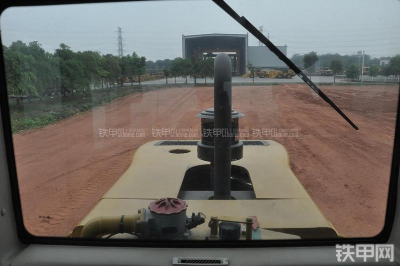 成工MG1320H平地机局部