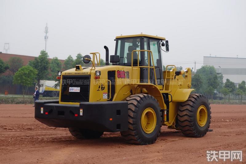 成工CGC18叉装车整机外观