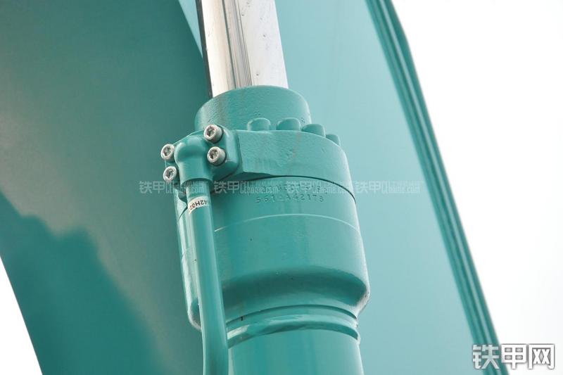 神钢SK200-8挖掘机局部