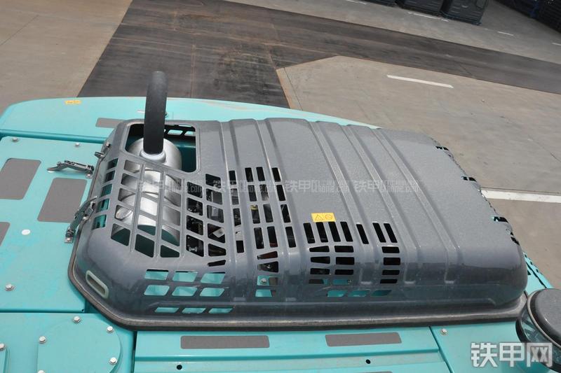 神钢SK270D挖掘机局部