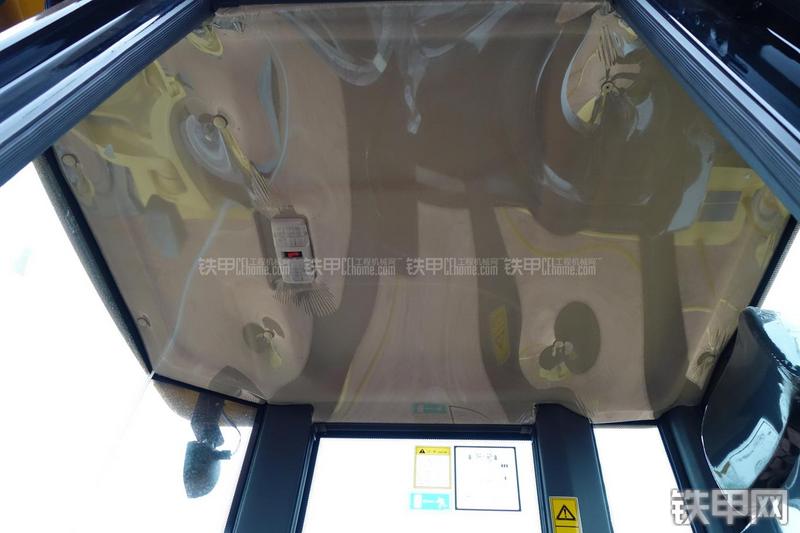 成工CGC18叉装车局部