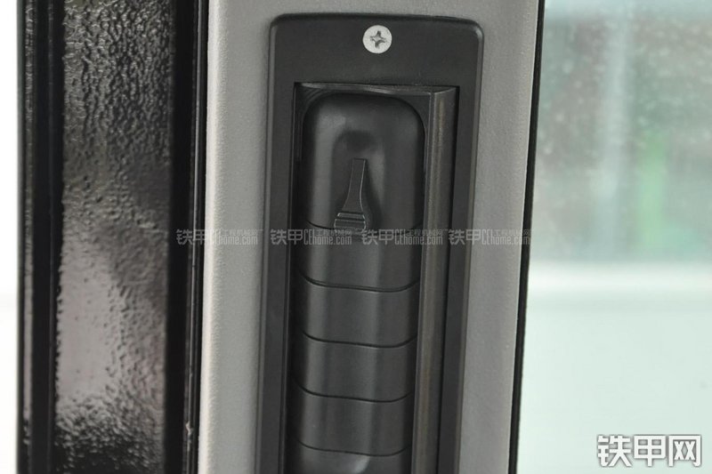 成工CG990H装载机局部