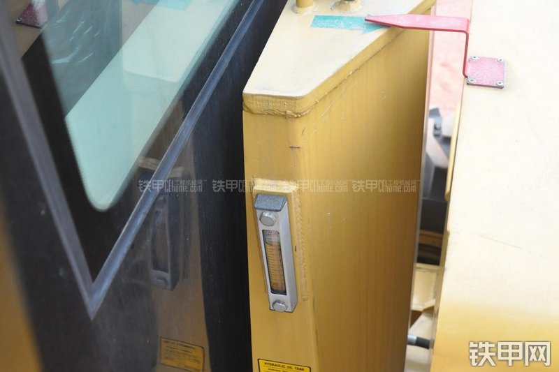 成工MG1320H平地机局部