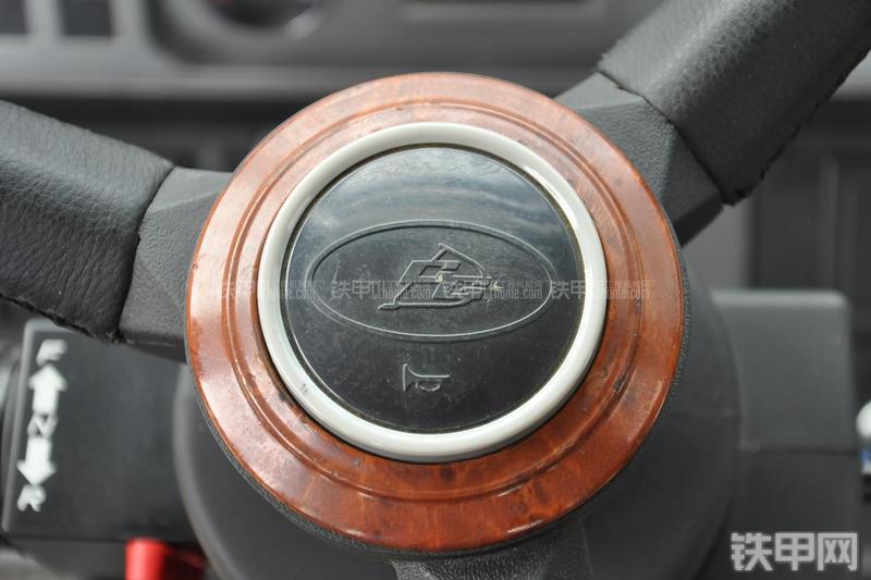 成工CG990H装载机局部