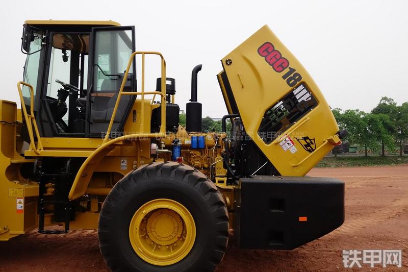 成工CGC18叉装车局部