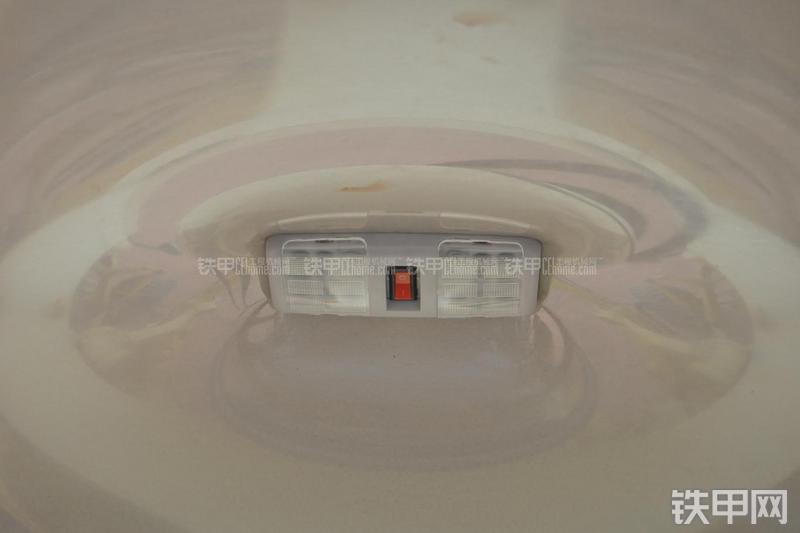 成工MG1320H平地机局部