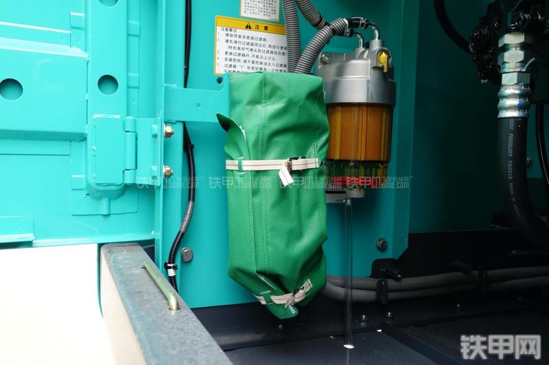 神钢SK250-8挖掘机局部