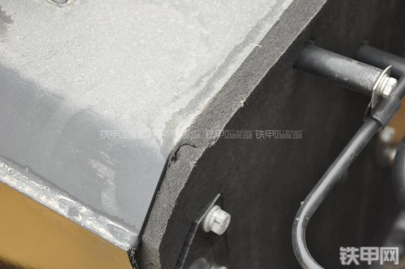 成工MG1320H平地机局部