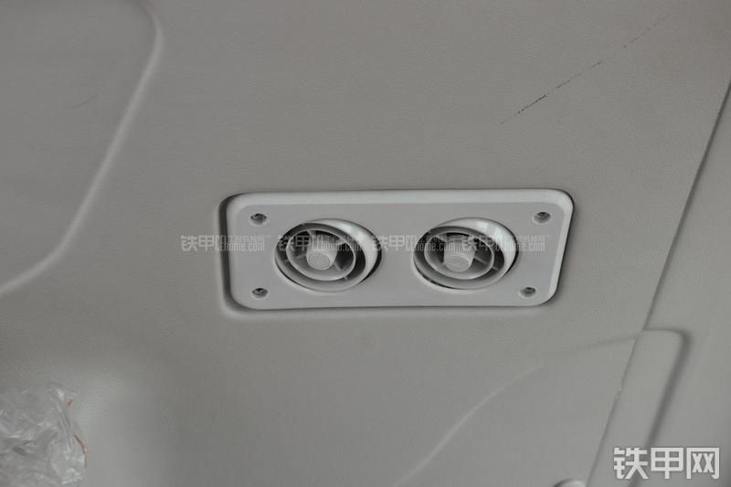 成工MG1320H平地机局部