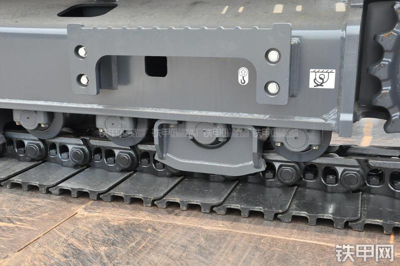 神钢SK270D挖掘机局部