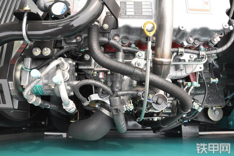 神钢SK210LC-8-domestic挖掘机局部