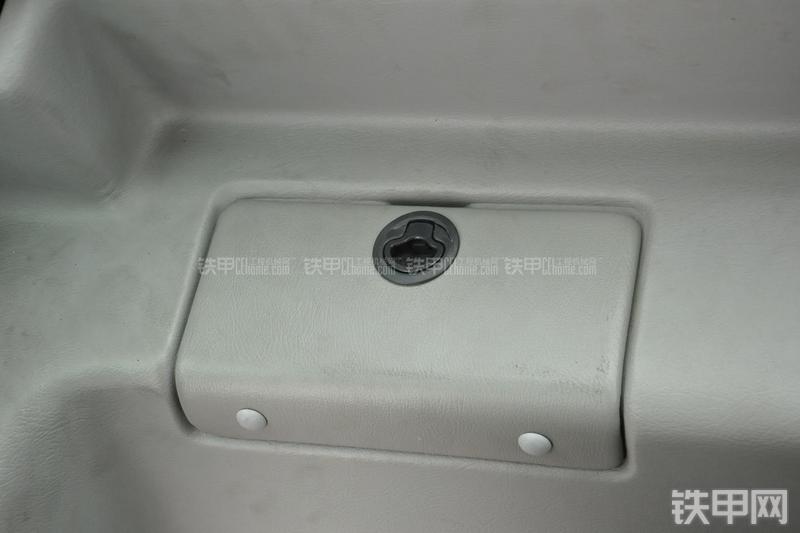 成工CG990H装载机局部