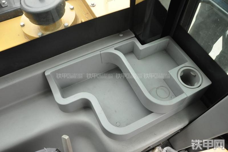 成工CG990H装载机局部