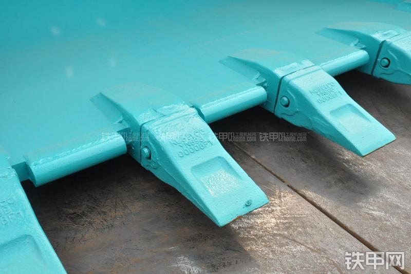 神钢SK200-8挖掘机局部