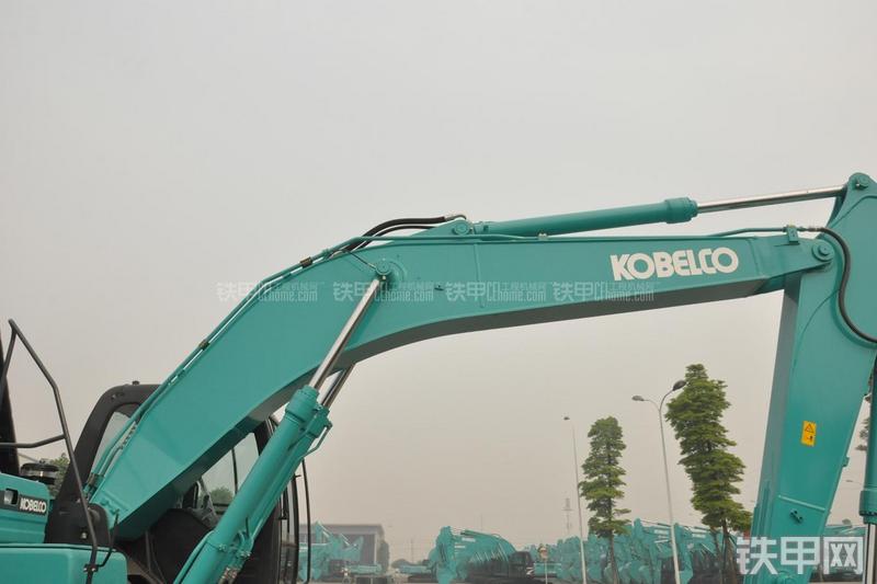 神钢SK210LC-8-domestic挖掘机局部