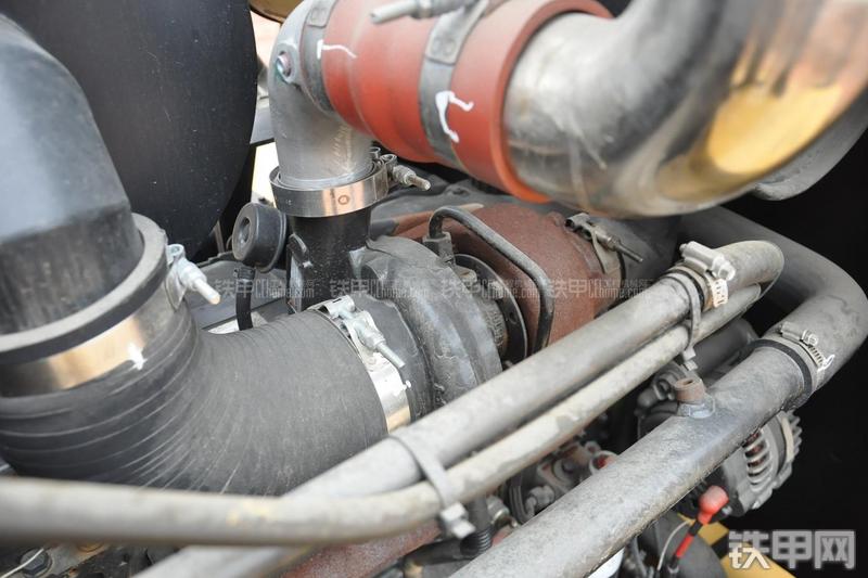 成工MG1320H平地机局部