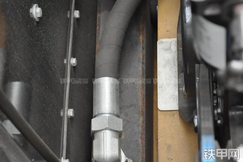 成工CG990H装载机局部