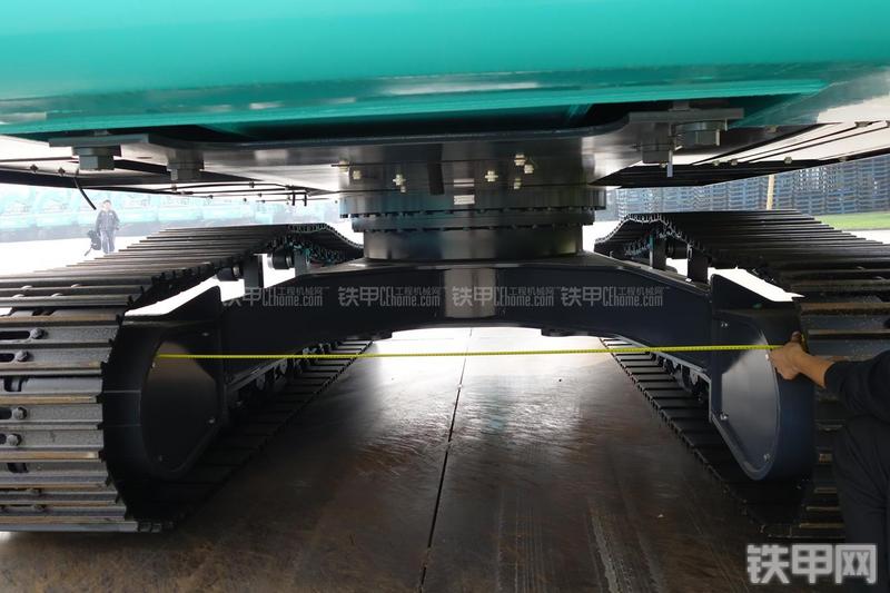 神钢SK250-8挖掘机局部