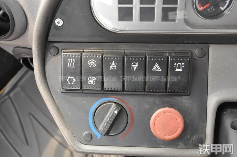 成工CG990H装载机局部