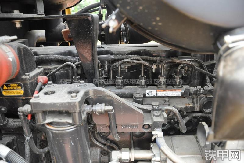 成工MG1320H平地机局部