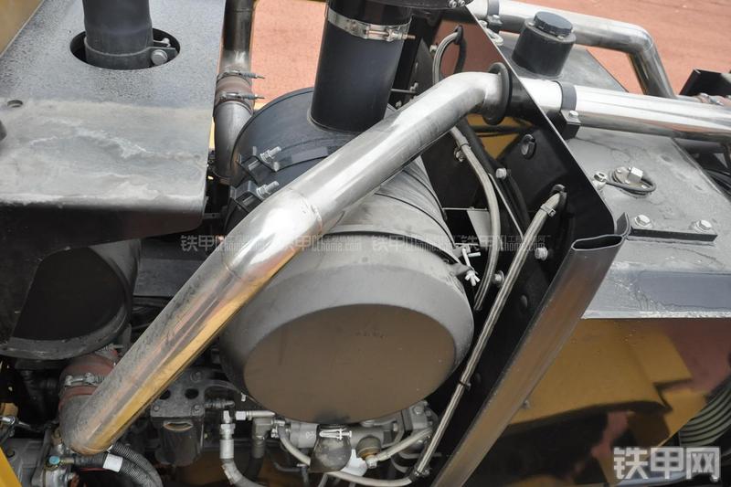 成工MG1320H平地机局部