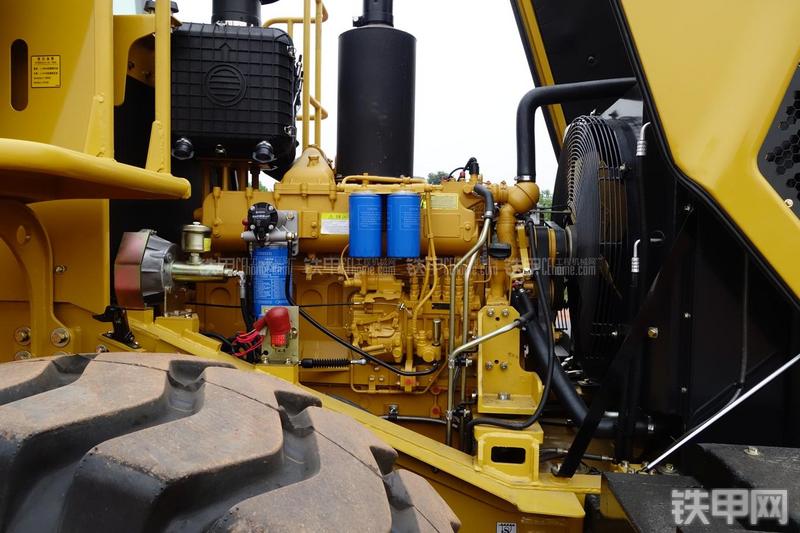 成工CGC18叉装车局部