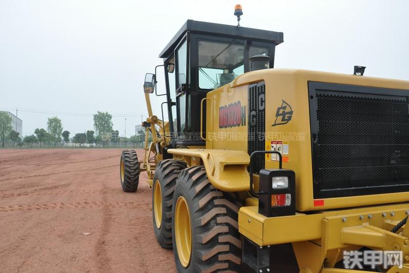 成工MG1320H平地机局部