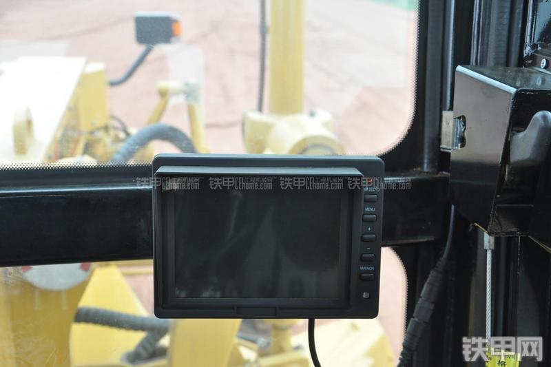 成工MG1320H平地机局部