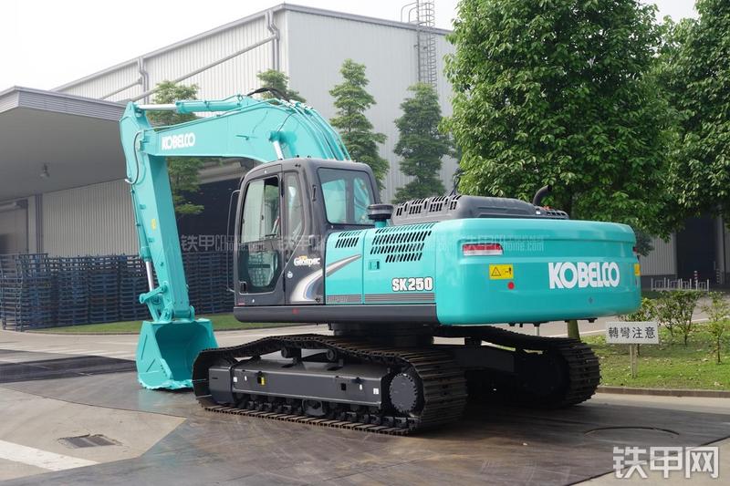 神钢SK250-8挖掘机整机外观