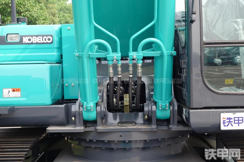 神钢SK250-8挖掘机局部