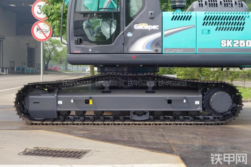 神钢SK250-8挖掘机局部