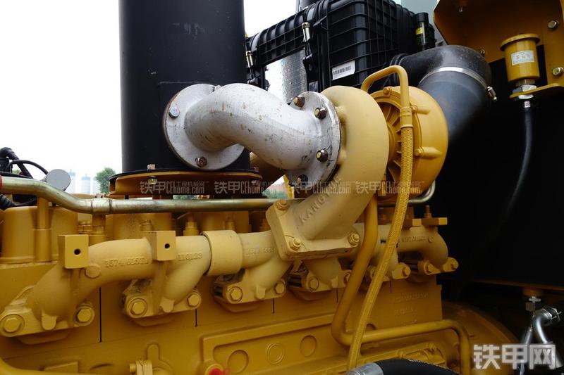 成工CGC18叉装车局部