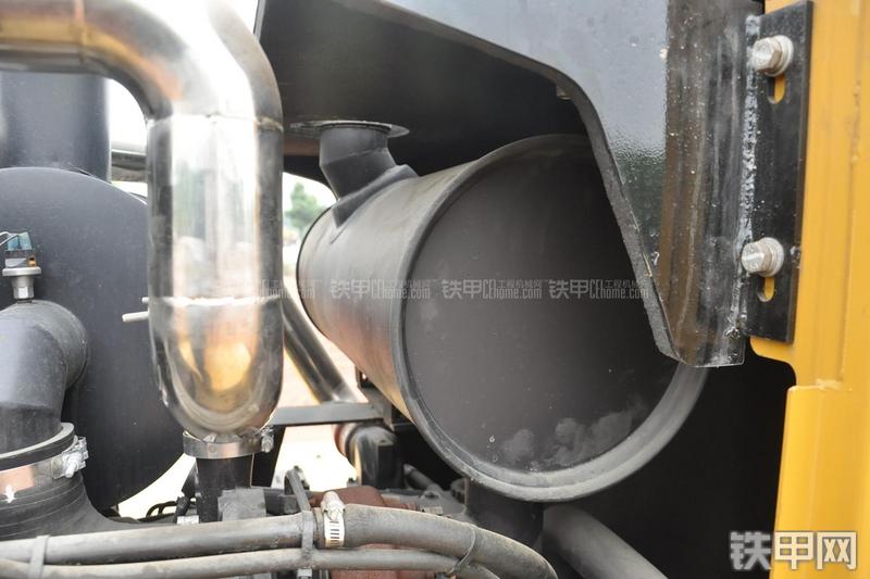 成工MG1320H平地机局部