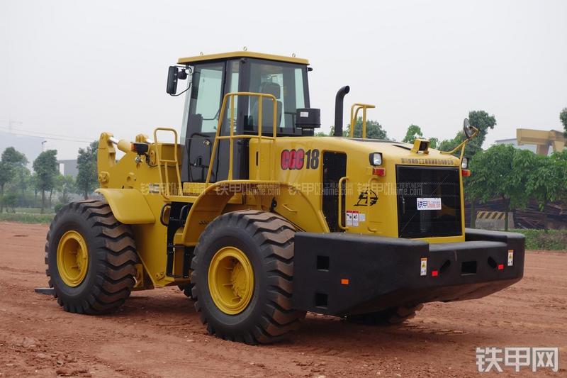 成工CGC18叉装车整机外观