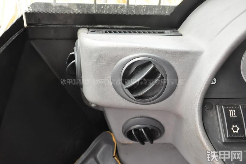 成工CG990H装载机局部