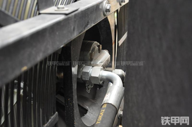 成工CG990H装载机局部