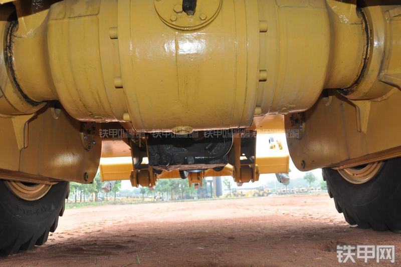 成工MG1320H平地机局部